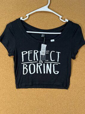 UK2LA Women Crop Top Shirt Medium Black Graphic Tee Short Sleeve NWT